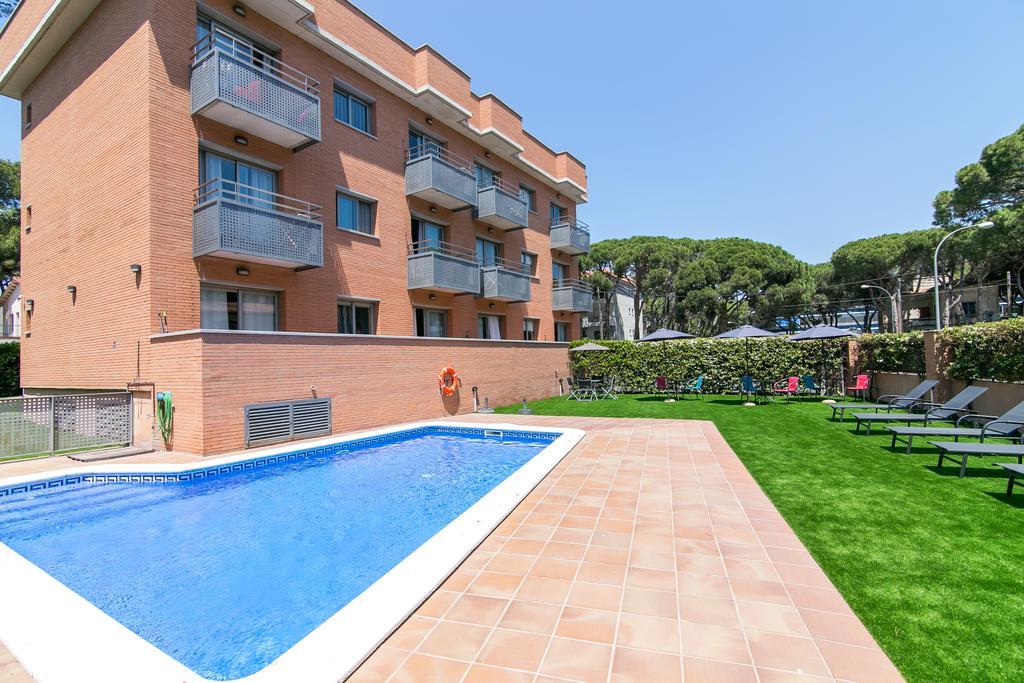 Aparthotel Bardon Castelldefels Ngoại thất bức ảnh