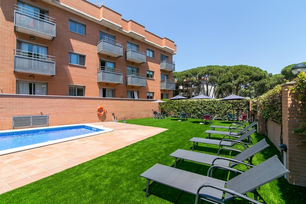 Aparthotel Bardon Castelldefels Ngoại thất bức ảnh