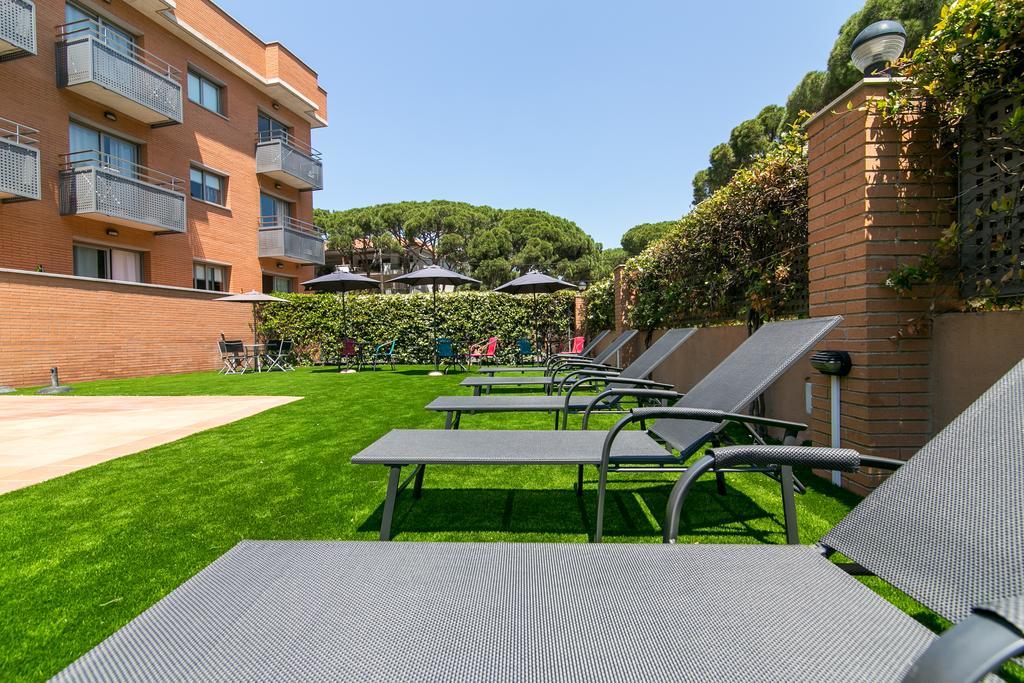 Aparthotel Bardon Castelldefels Ngoại thất bức ảnh